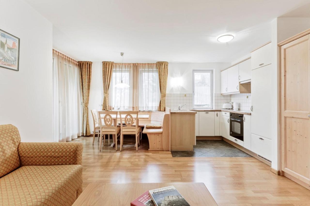 Apartments Petlin Urtijëi Buitenkant foto