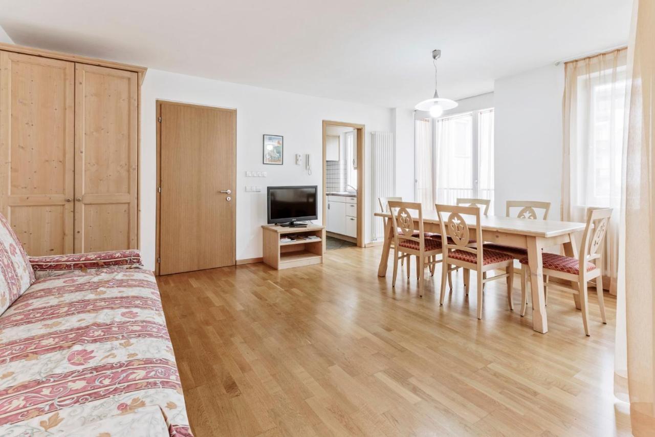 Apartments Petlin Urtijëi Buitenkant foto