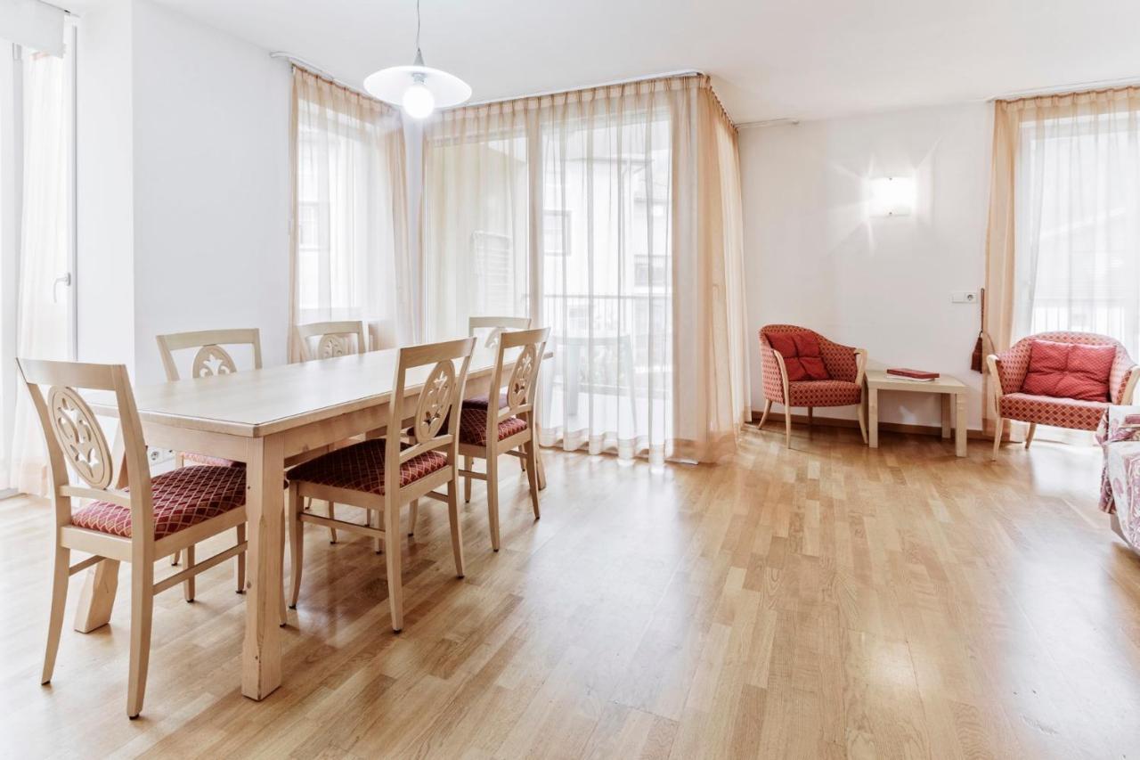 Apartments Petlin Urtijëi Buitenkant foto